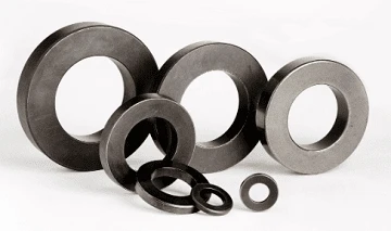 flange-washers-in-a-row-and-behind-compressed